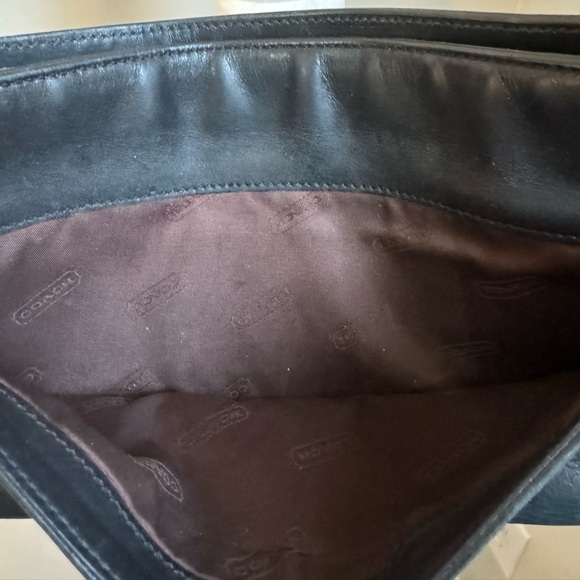 Coach Vintage Legacy Shoulder Bag 9861 – Black Glove-Tanned Leather (2002) - Picture 6 of 13